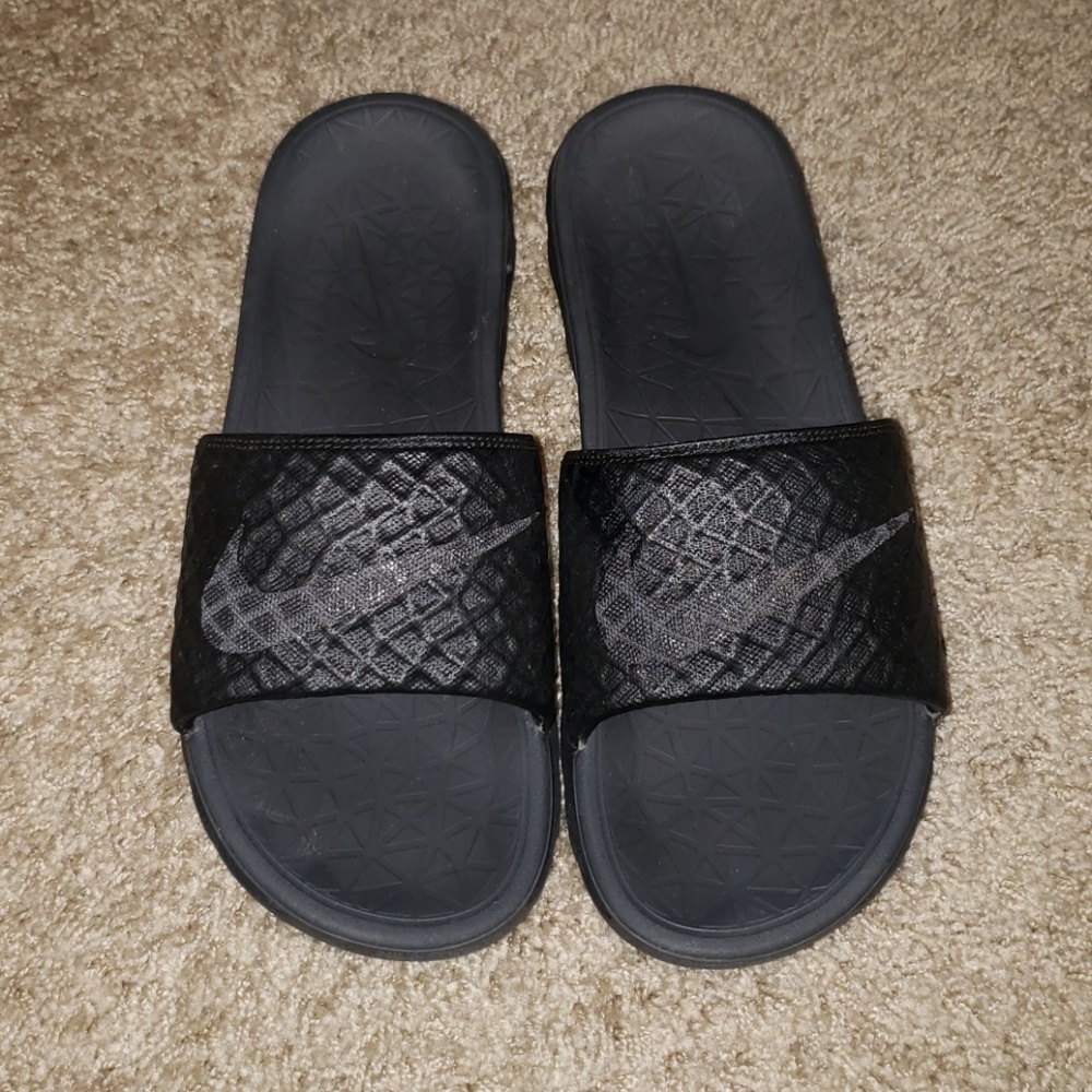 Nike slides
